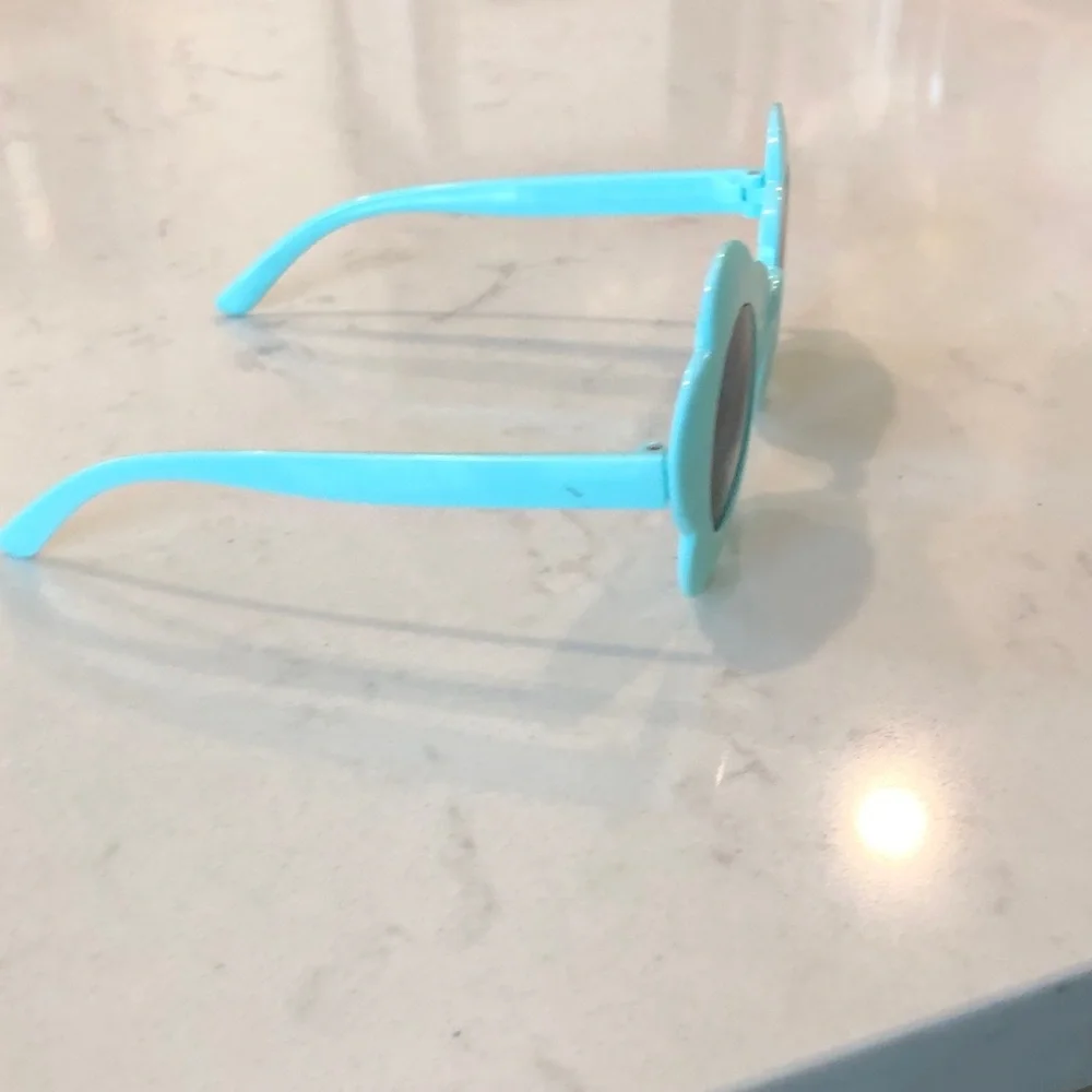 Blue Flower-Shaped kids Sunglasses